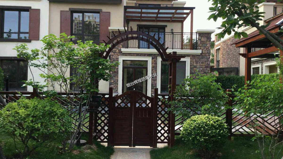 防腐木-小院門(mén)頭