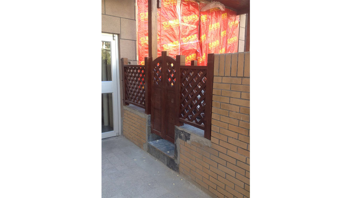 防腐木-小院門(mén)頭